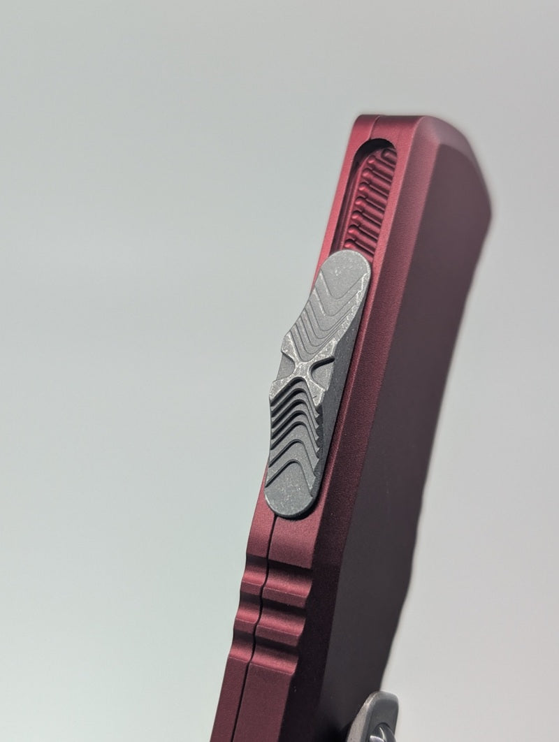 Microtech Hera II Mini Merlot Bayonet Apocalyptic Out the Front Knife