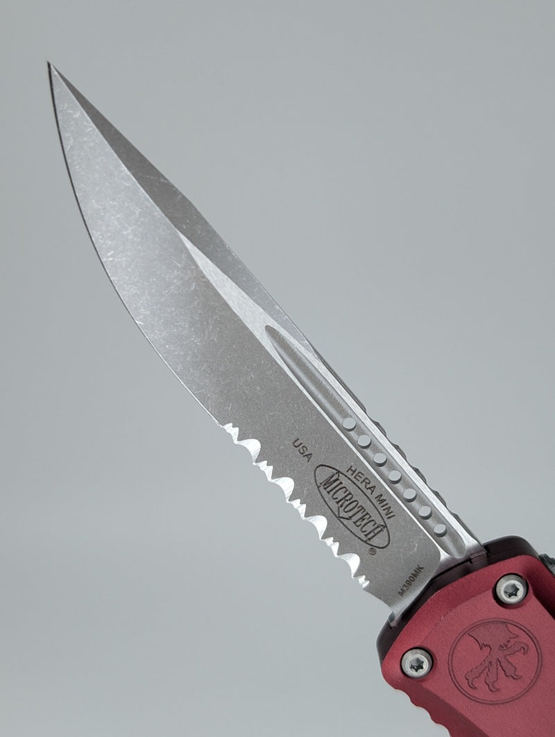 Microtech Hera II Mini S/E Merlot Apocalyptic Partial Serrated Out the Front Knife