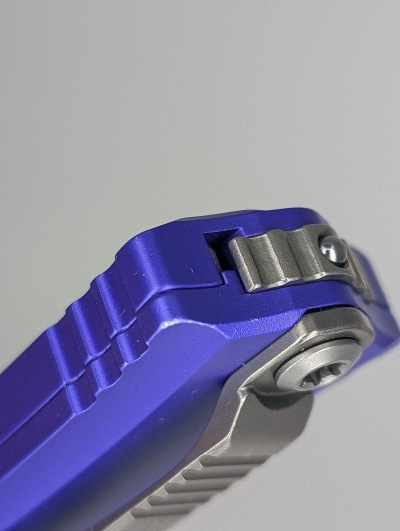 *Consignment* Microtech Hera II Mini Purple Bayonet Stonewash Out the Front Knife