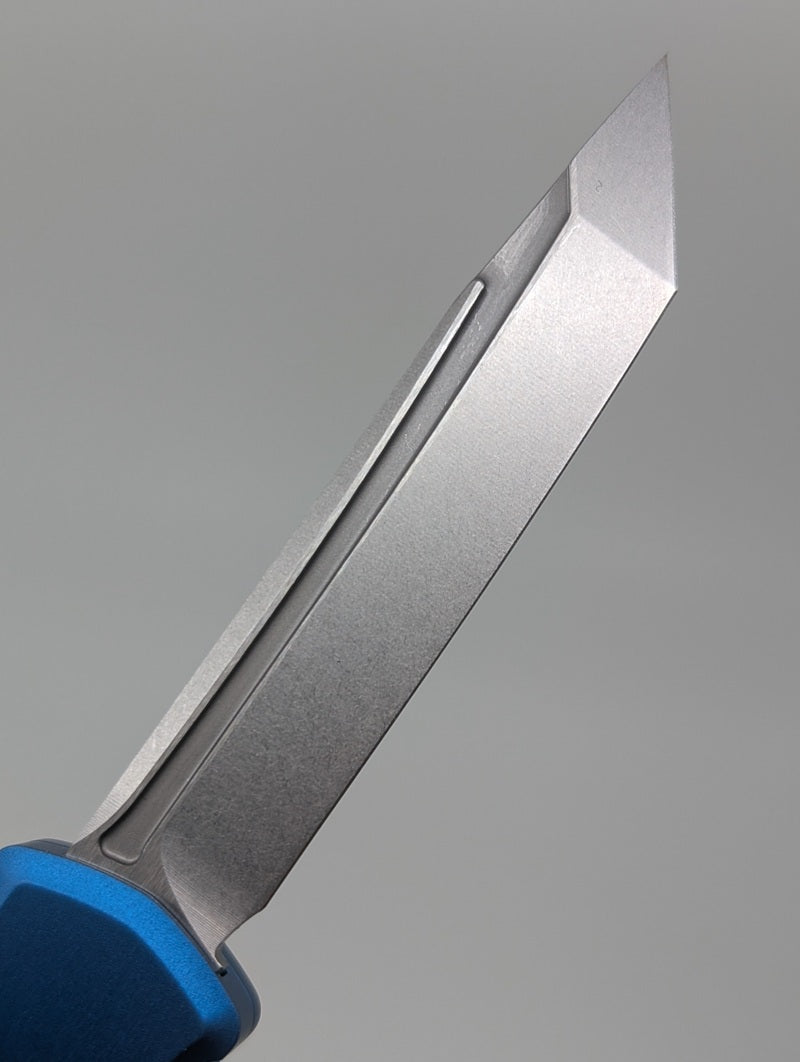 Microtech Hera II Mini Tanto Blue Stonewash Out the Front Knife