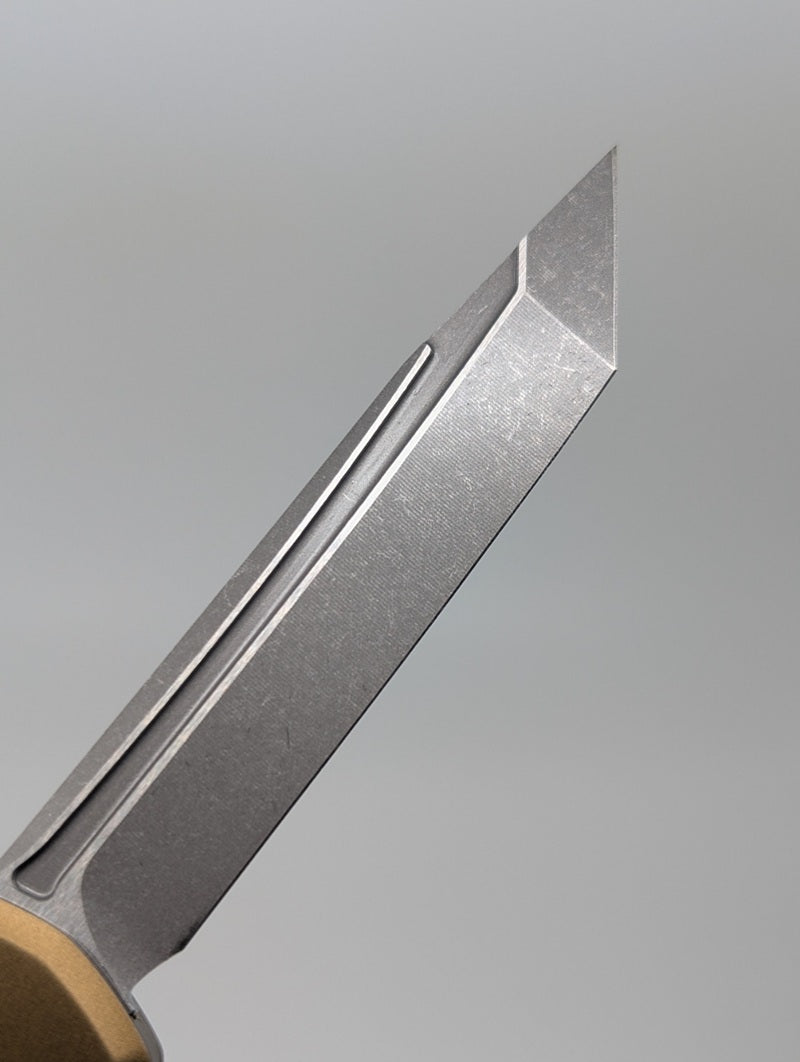 Microtech Hera II Mini Tanto Tan Apocalyptic Out the Front Knife