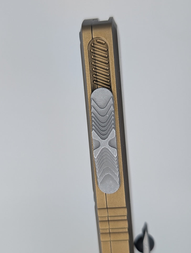 Microtech Hera II Mini Tanto Tan Apocalyptic Out the Front Knife