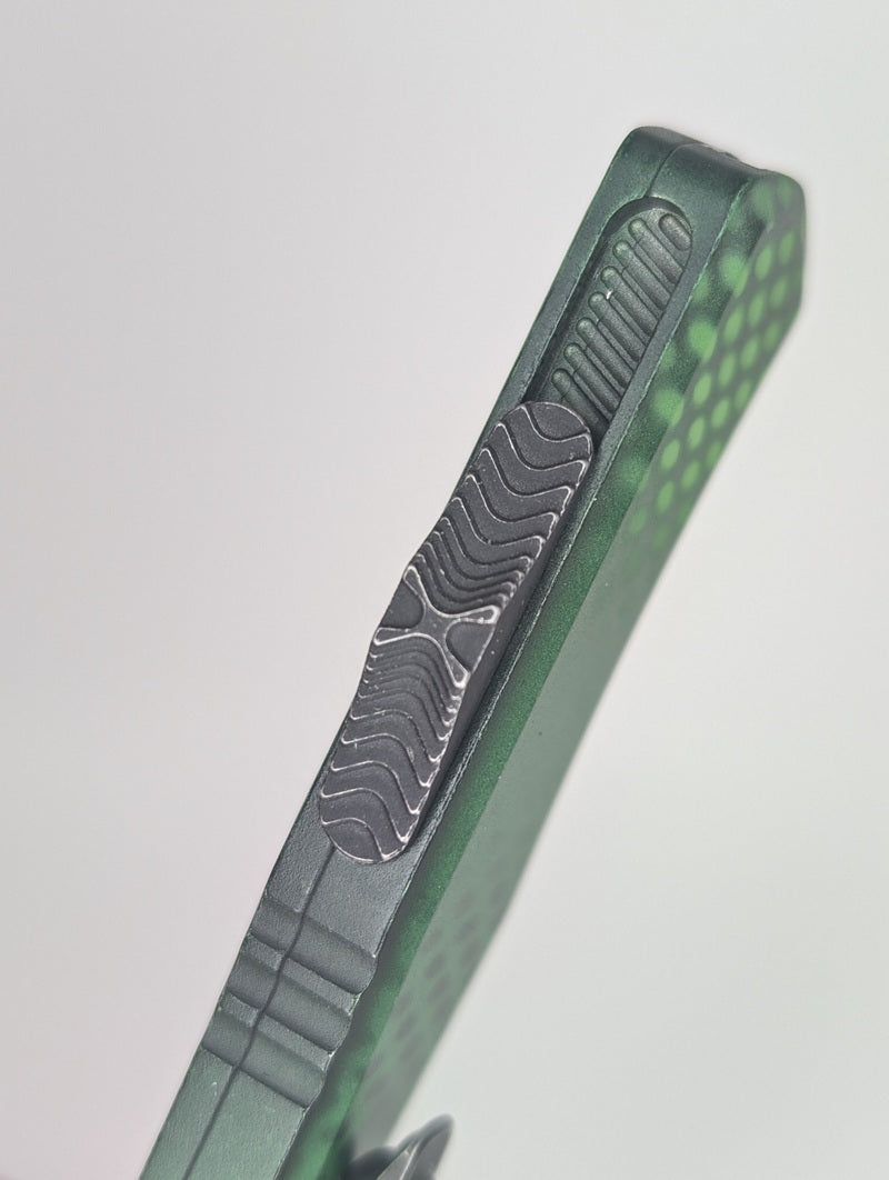 Microtech Hera II Mini S/E Signature Series Green X-51 Out the Front Knife