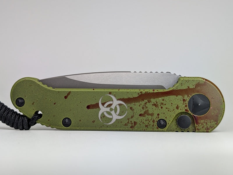 *Consignment* Microtech L.U.D.T. Outbreak Signature Series Deep Engraved Auto Folding Knife