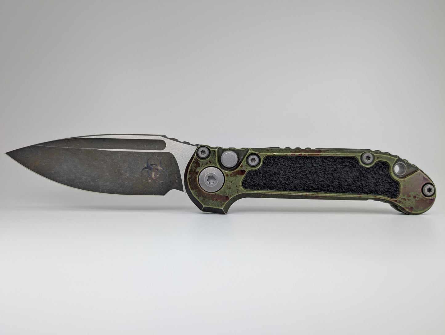 *Consignment* Microtech L.U.D.T. S/E Gen III Outbreak Signature Series Auto Folding Knife