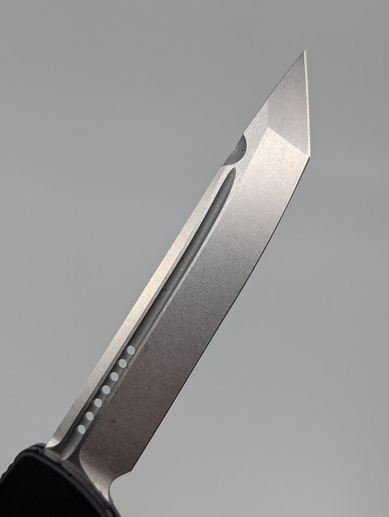 HALO IV Tanto Edge Marfione Select Black Out the Front Knife