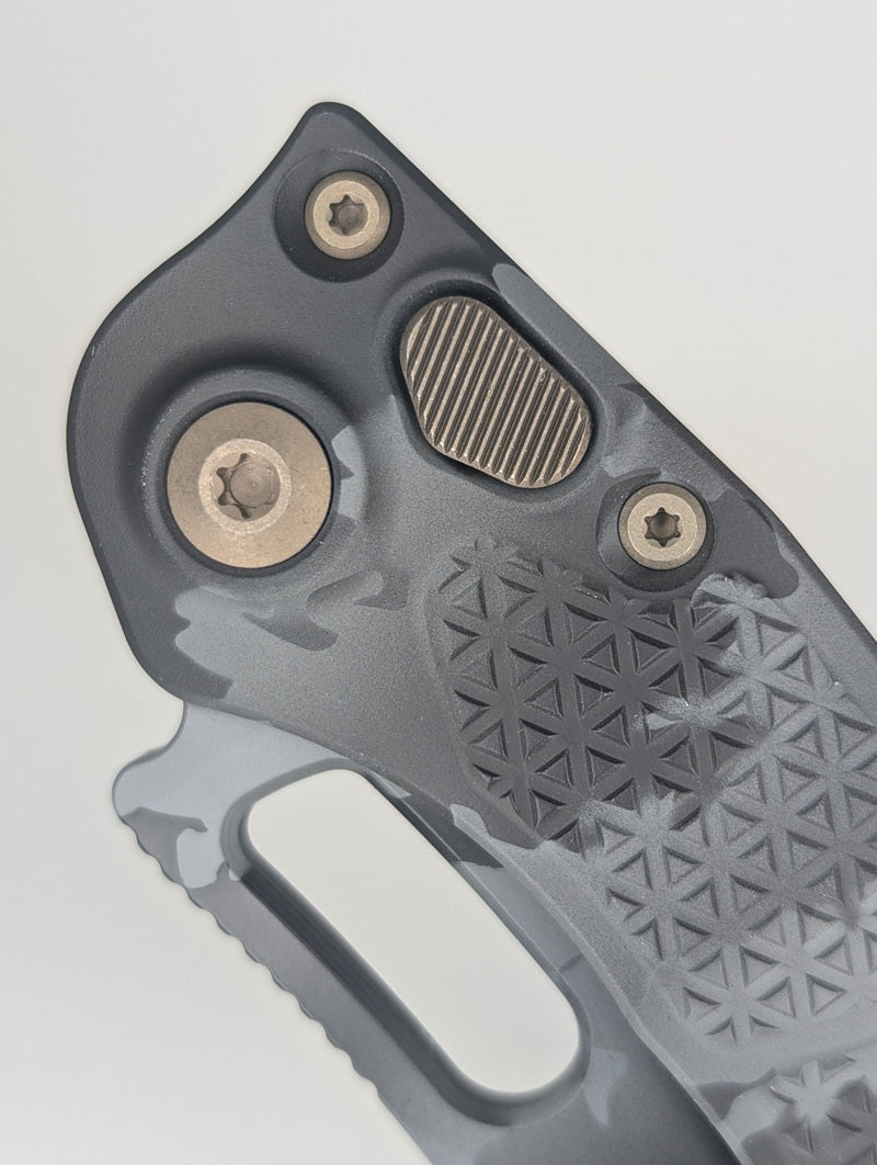 *Consignment* Microtech Signature Series Stitch Auto S/E Urban Camo Full Serrated