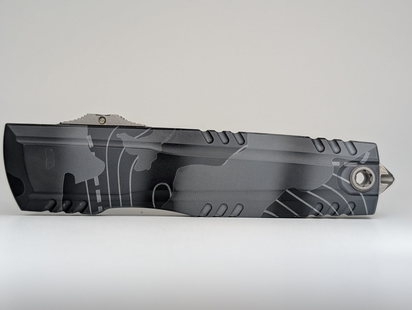 Microtech x Surefire Luminary ZBP D/E Signature Series Topographic Urban Camo Out the Front Knife (Copy)