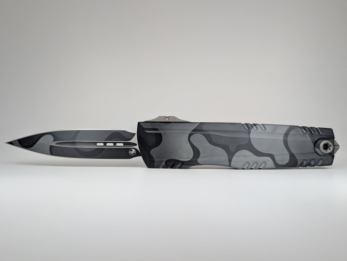 Microtech x Surefire Luminary ZBP D/E Signature Series Backwoods Urban Camo Out the Front Knife