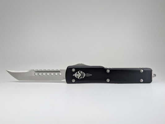 *Consignment* Microtech UTX-70 Hellhound Signature Series Stonewash Out the Front Knife