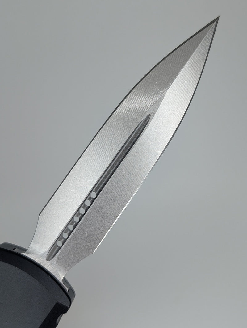Microtech UTX-85 Gen IV D/E Black Stonewash Out the Front Knife