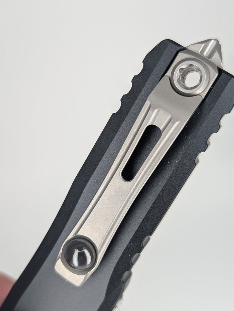 Microtech UTX-85 Gen IV D/E Black Stonewash Out the Front Knife