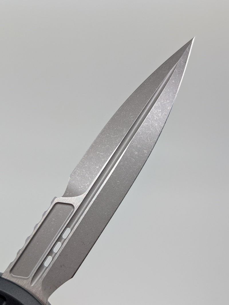 Microtech Signature Series Ultratech EX - ZBP Bayonet Black Out the Front Knife