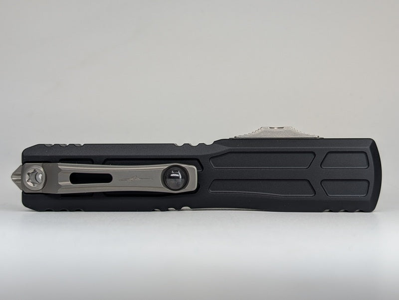 Microtech Signature Series Ultratech EX - ZBP Interceptor Black Out the Front Knife