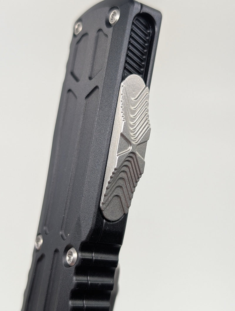 Microtech Signature Series Ultratech EX - ZBP Interceptor Black Out the Front Knife