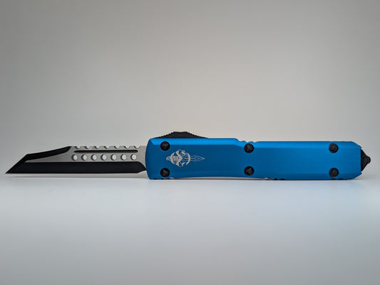 *Consignment* Microtech Ultratech Signature Series Blue / DLC Warhound Out the Front Knife