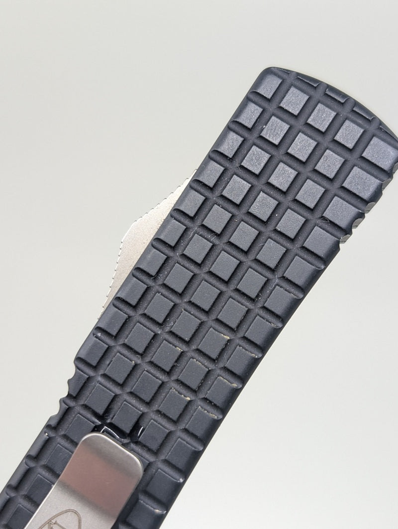 *Consignment* Microtech Ultratech Black Frag Spearpoint Monkey Edge Out the Front Knife