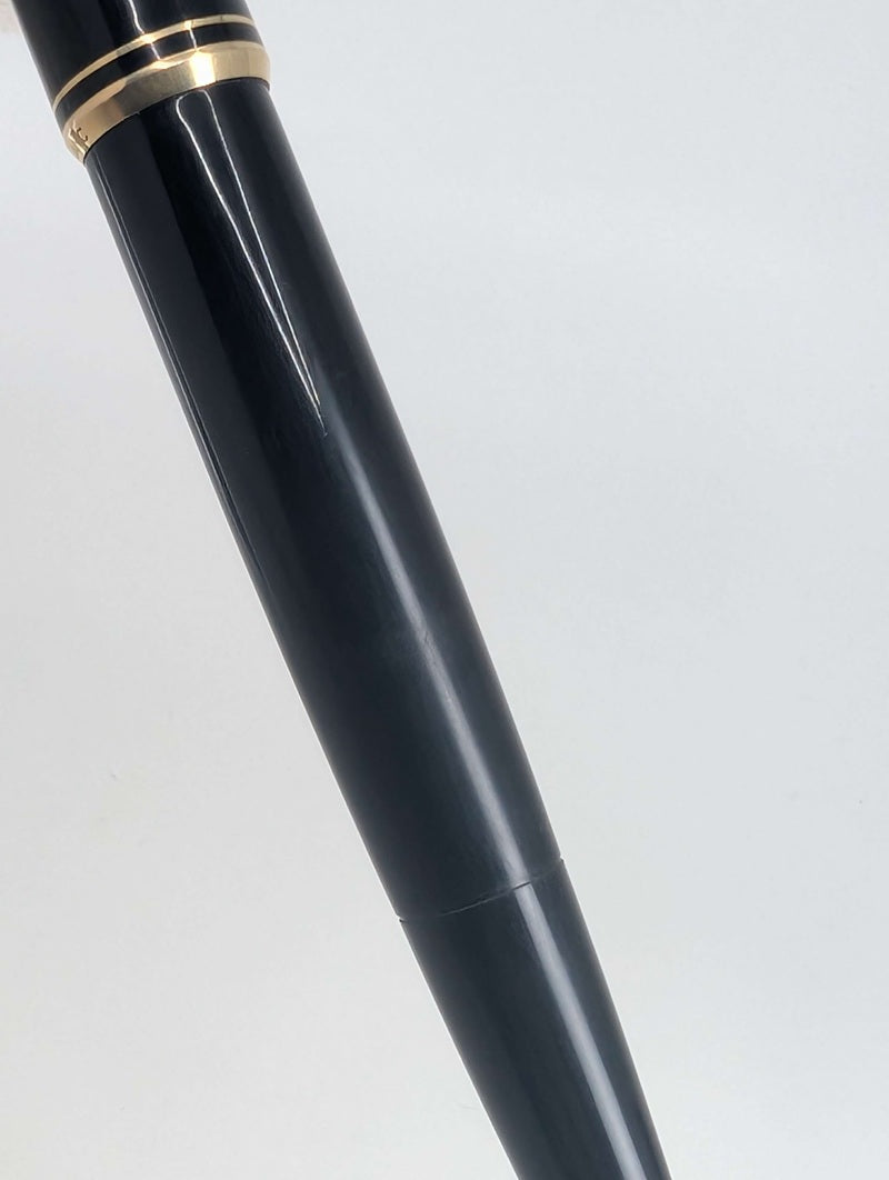 *Consignment* Montblanc 221 Vintage Fountain Pen 14k Gold Medium Nib