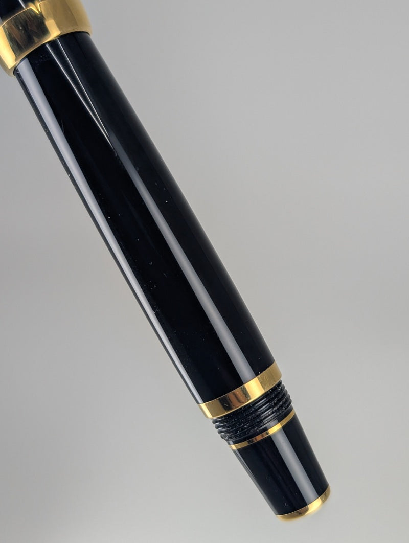 *Consignment* Montblanc Bohéme Rouge Medium Size Non-Retractable Fountain Pen 14k Gold Double Broad Nib