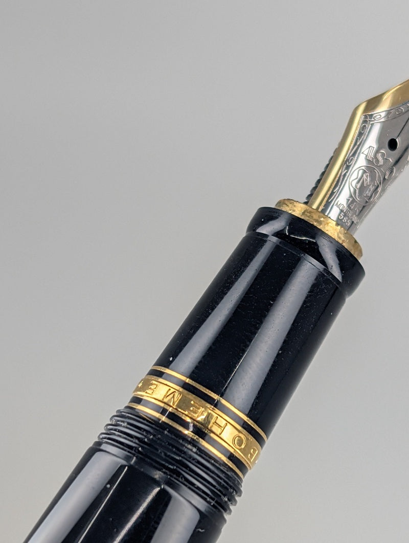 *Consignment* Montblanc Bohéme Rouge Medium Size Non-Retractable Fountain Pen 14k Gold Double Broad Nib