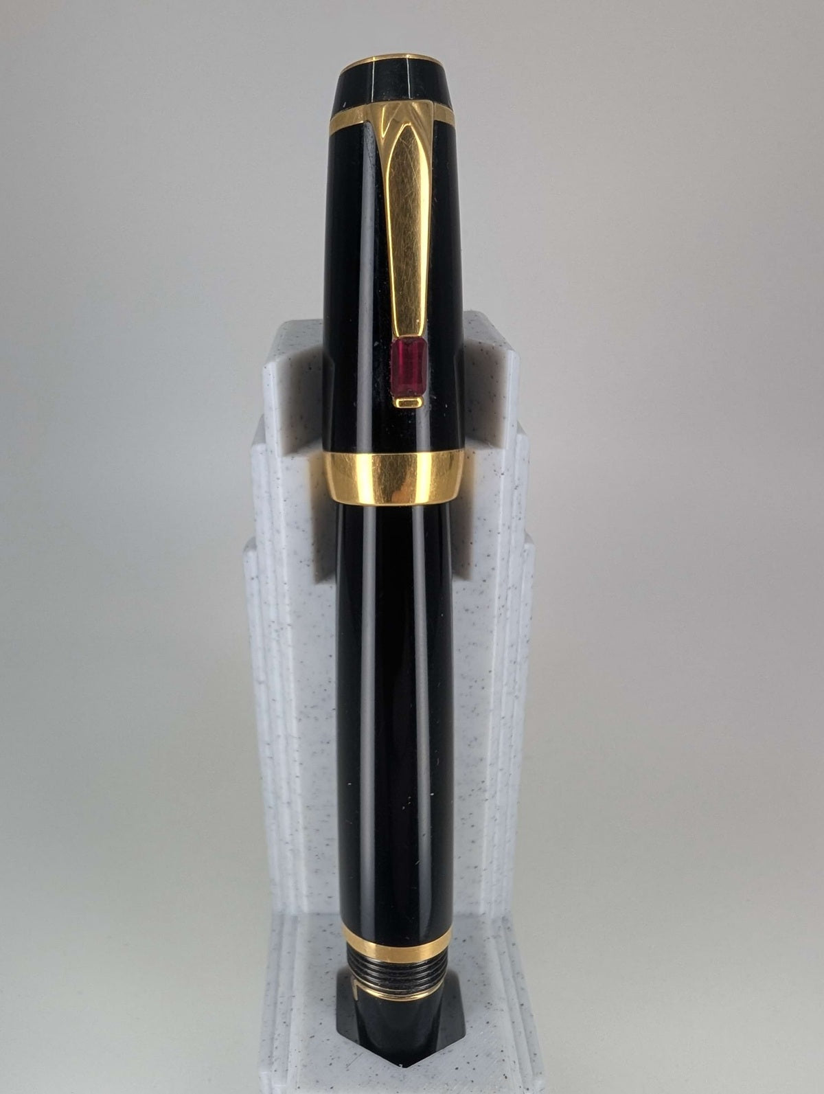 *Consignment* Montblanc Boheme Ruby Retractable Fountain Pen 18k Gold Medium Nib