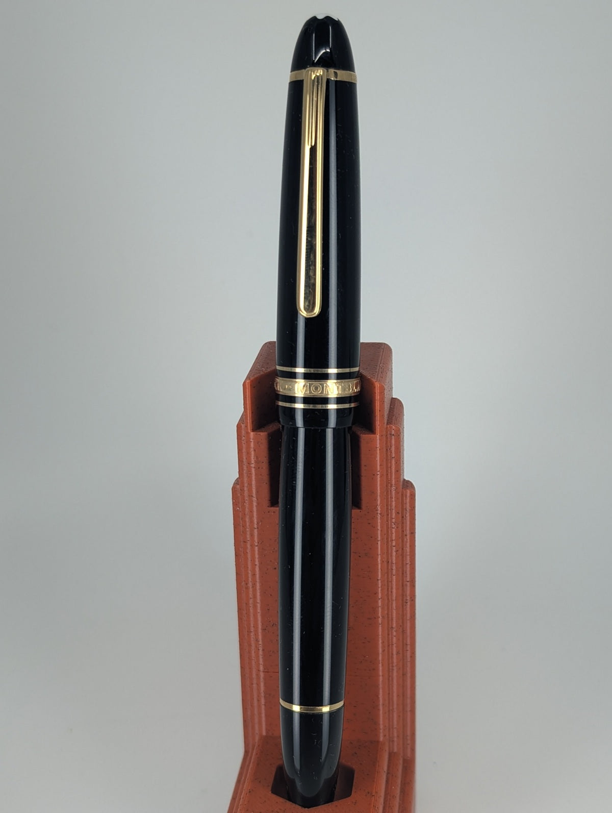*Consignment* Montblanc Meisterstuck 147 Traveler Fountain Pen 14k Gold Medium Nib