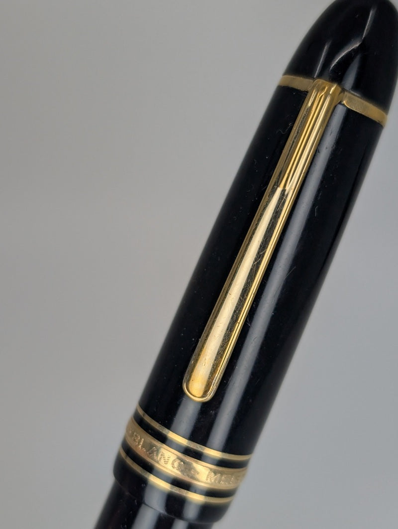 *Consignment* Montblanc Meisterstuck 149 Black / Gold Fountain Pen 18k Fine Nib