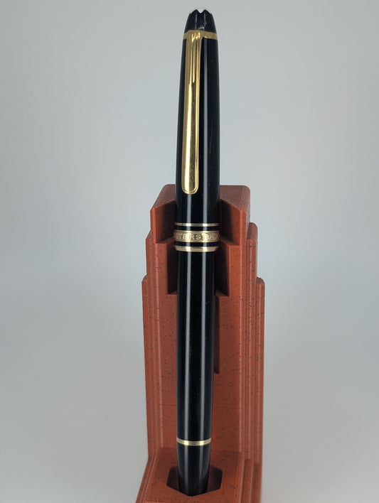 *Consignment* Montblanc Meisterstuck Classique Fountain Pen 14k Gold Medium Nib