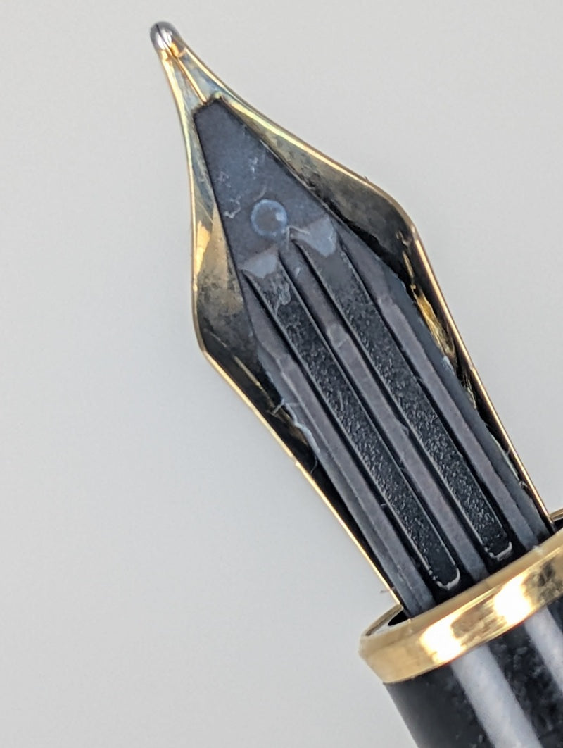 *Consignment* Montblanc Meisterstuck Classique W. Germany Fountain Pen 14k Gold Medium Nib
