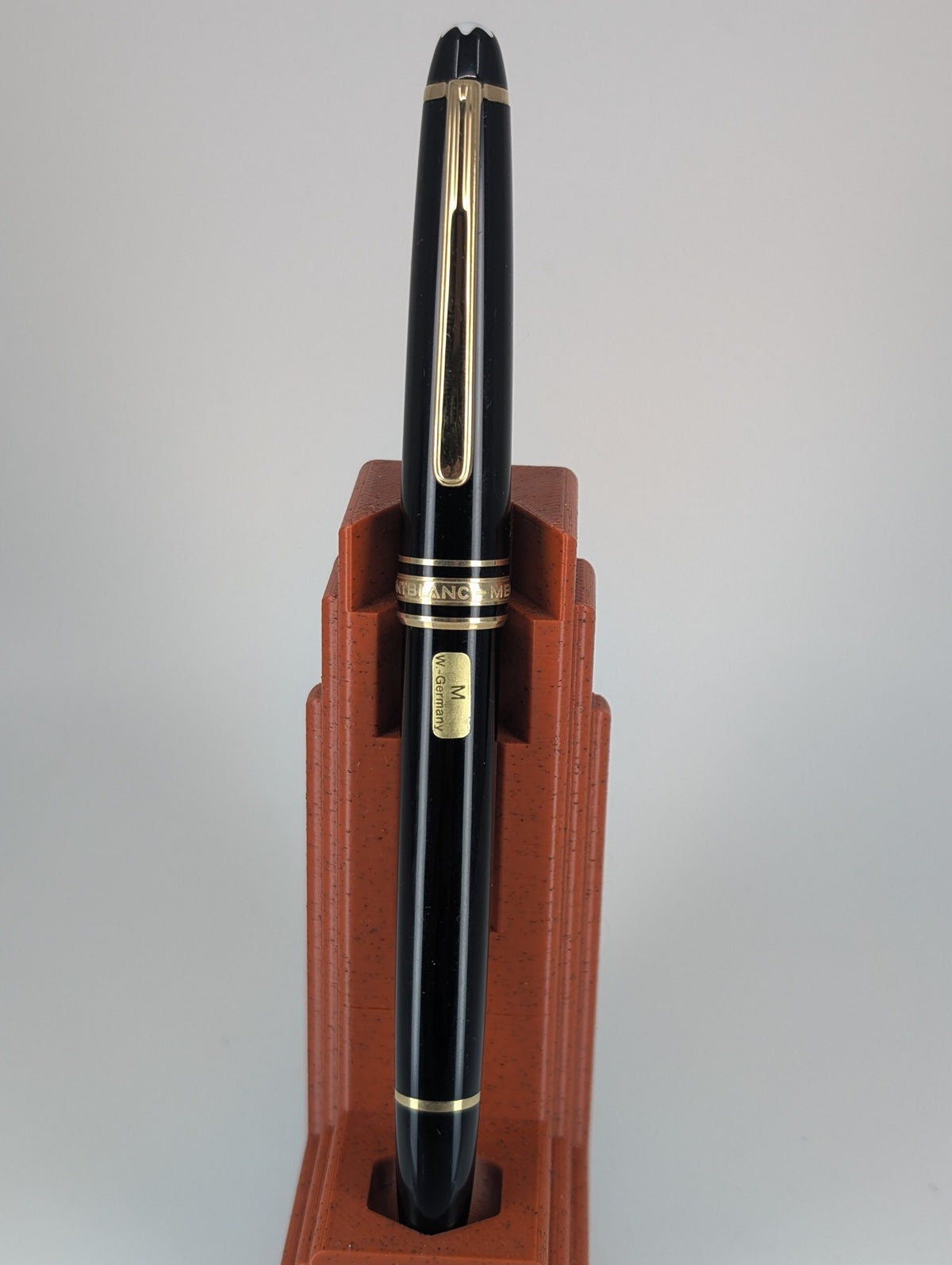 *Consignment* Montblanc Meisterstuck Classique W. Germany Fountain Pen 14k Gold Medium Nib