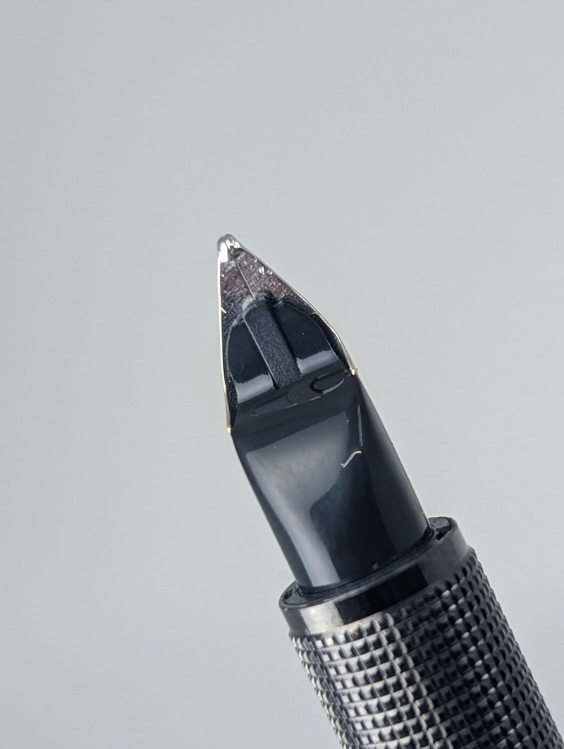 *Consignment* Montblanc "Soulmakers for 100 Years" Starwalker Unlimited Fountain Pen 18k Gold Medium Nib