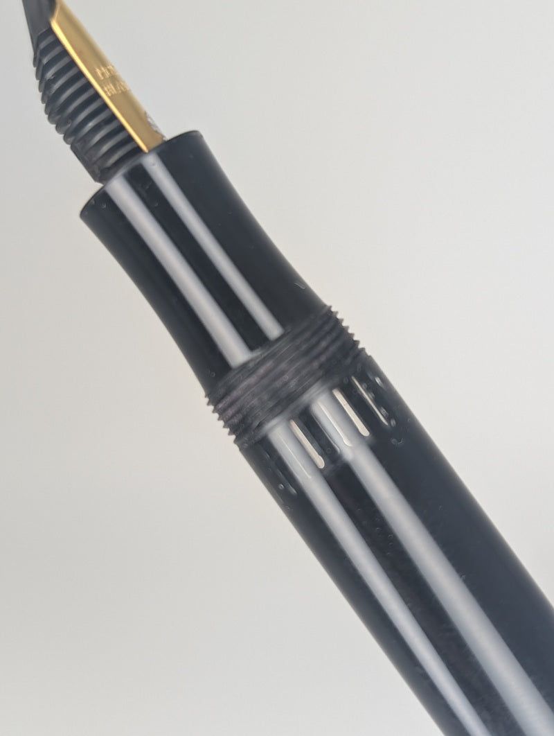 *Consignment* Montblanc Writer's Edition Agatha Christie Vermeil Fountain Pen 18k Broad Nib