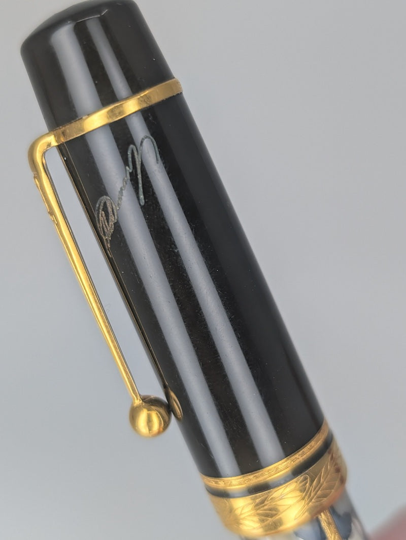 *Consignment* Montblanc Alexandre Dumas Fountain Pen 18k Gold Broad Nib
