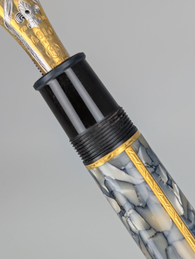 *Consignment* Montblanc Writer's Edition 1996 Alexandre Dumas Fountain Pen 18k Gold