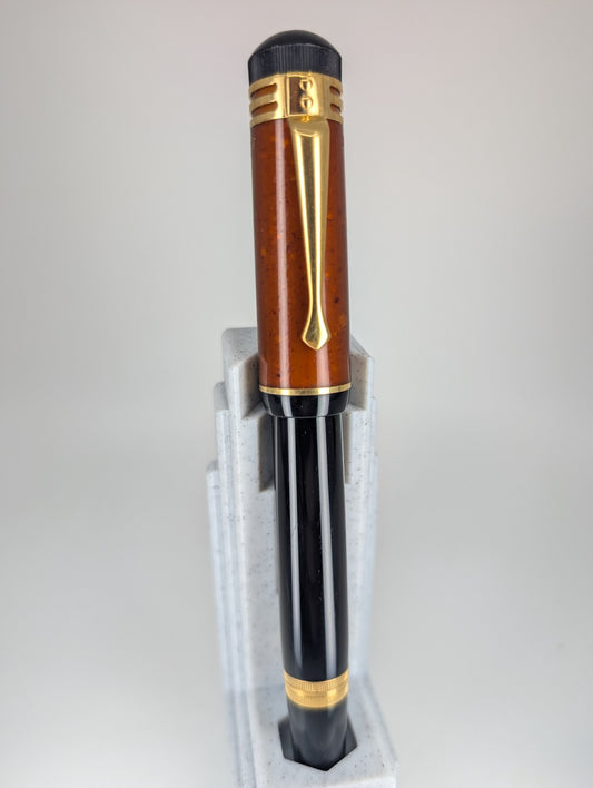 *Consignment* Montblanc Writer's Edition 2000 Friedrich Schiller Fountain Pen 18k Gold Broad Nib