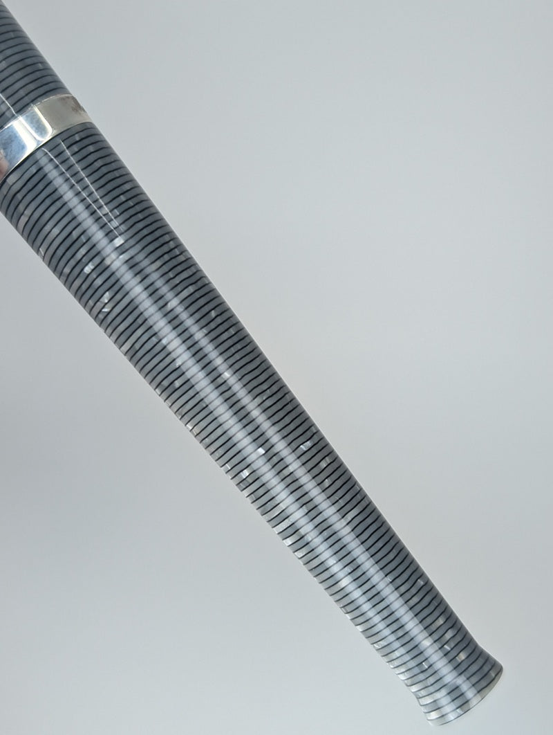*Consignment* Montegrappa Beauty Book Gentleman Shiny Circles Celluloid L/E Fountain Pen 18k Gold Fine Nib