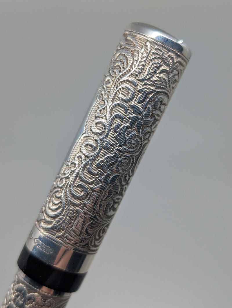 *Consignment* Montegrappa Russia Cosmopolitan "Golden Room" Fountain Pen 18k Gold Medium Nib