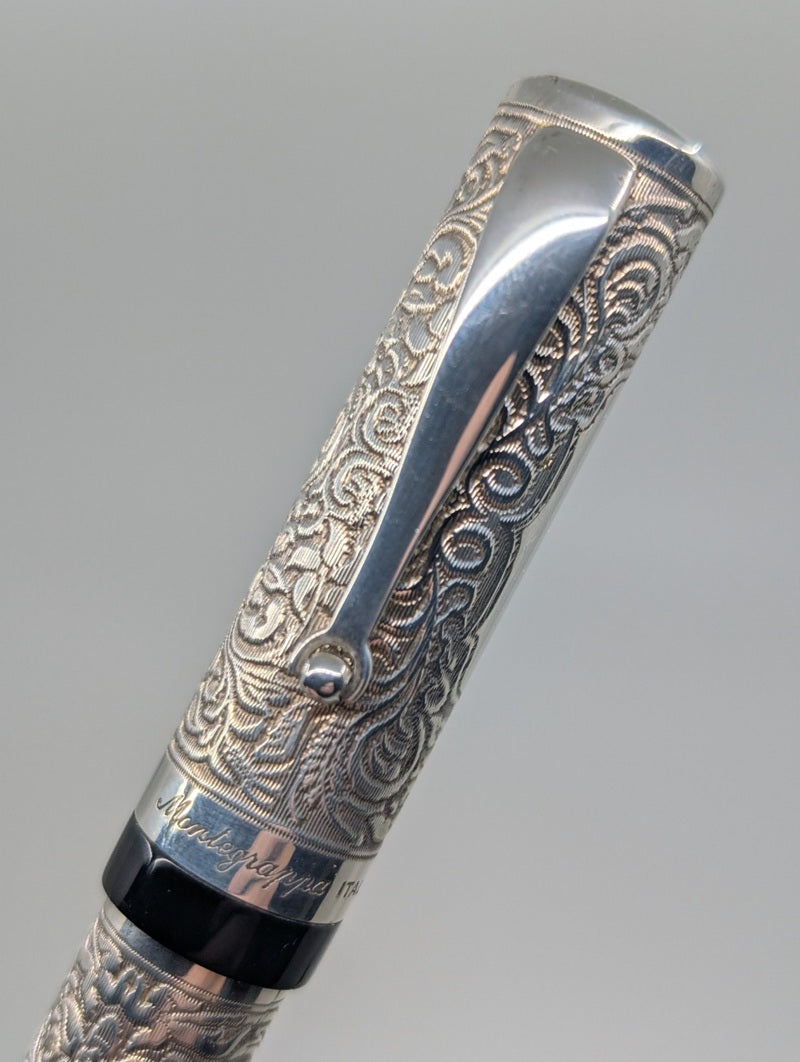 *Consignment* Montegrappa Russia Cosmopolitan "Golden Room" Fountain Pen 18k Gold Medium Nib