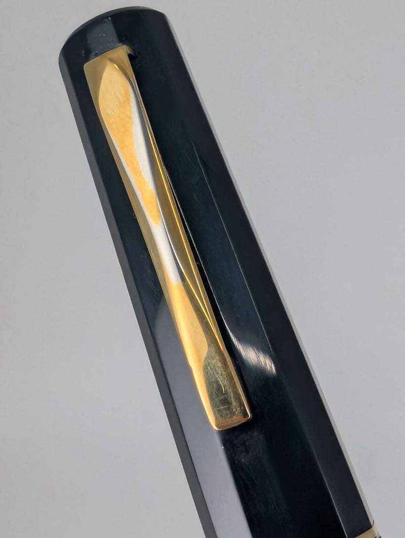 *Consignment* OMAS Extra Milord Black / Gold Fountain Pen 14k Gold Italic Nib