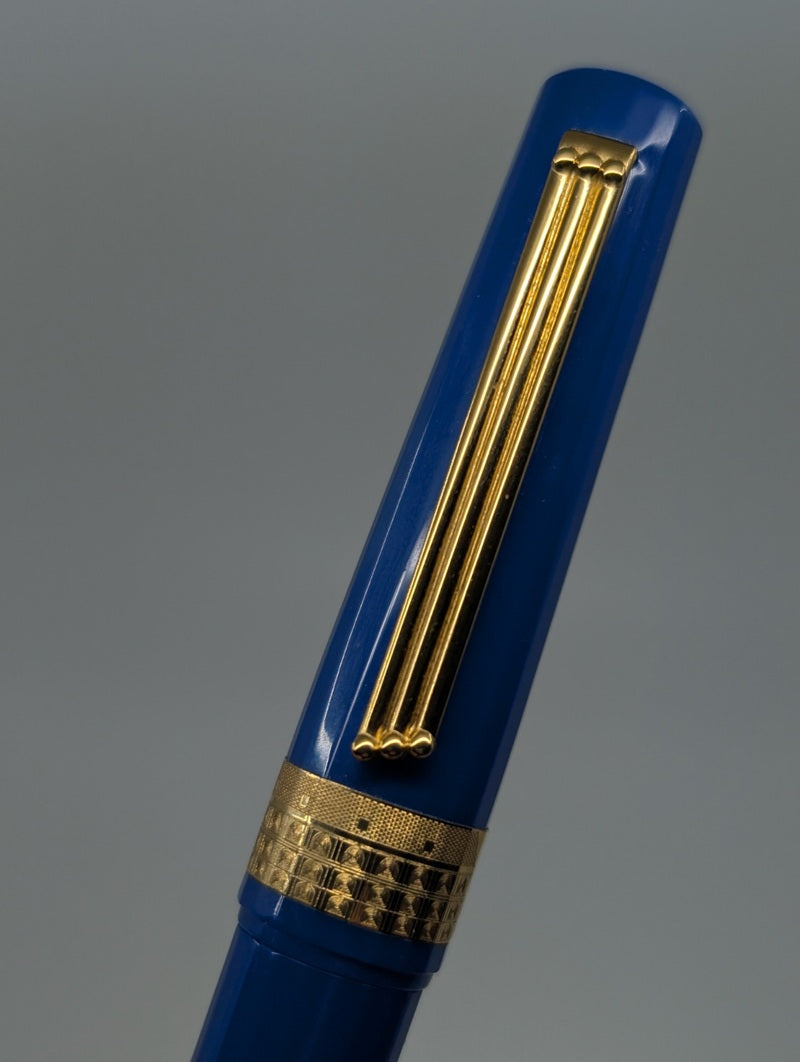 *Consignment* OMAS Roma 2000 Giubileo Fountain Pen 18k Gold Broad Nib