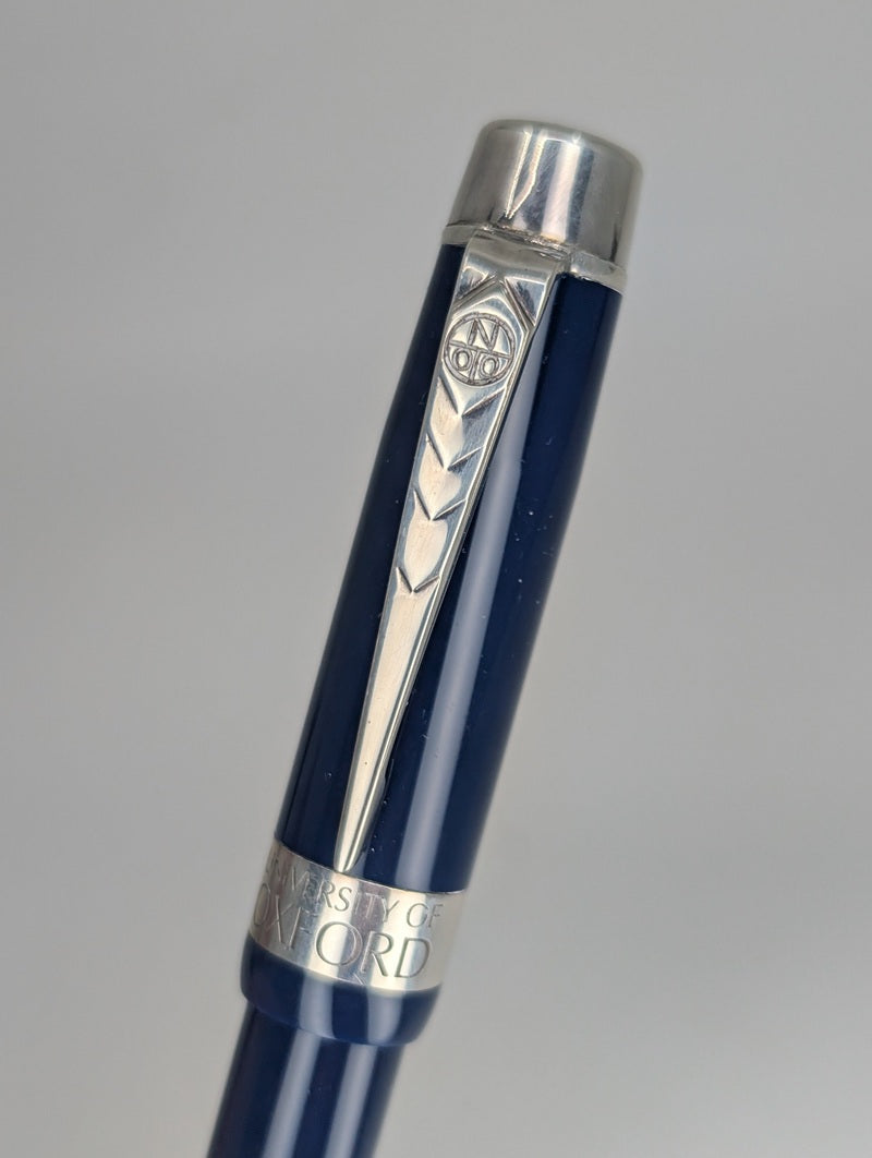 *Consignment* Onoto Scholar Oxford Blue Excel Sterling Silver Cap Band Fountain Pen 18k Gold Broad Nib