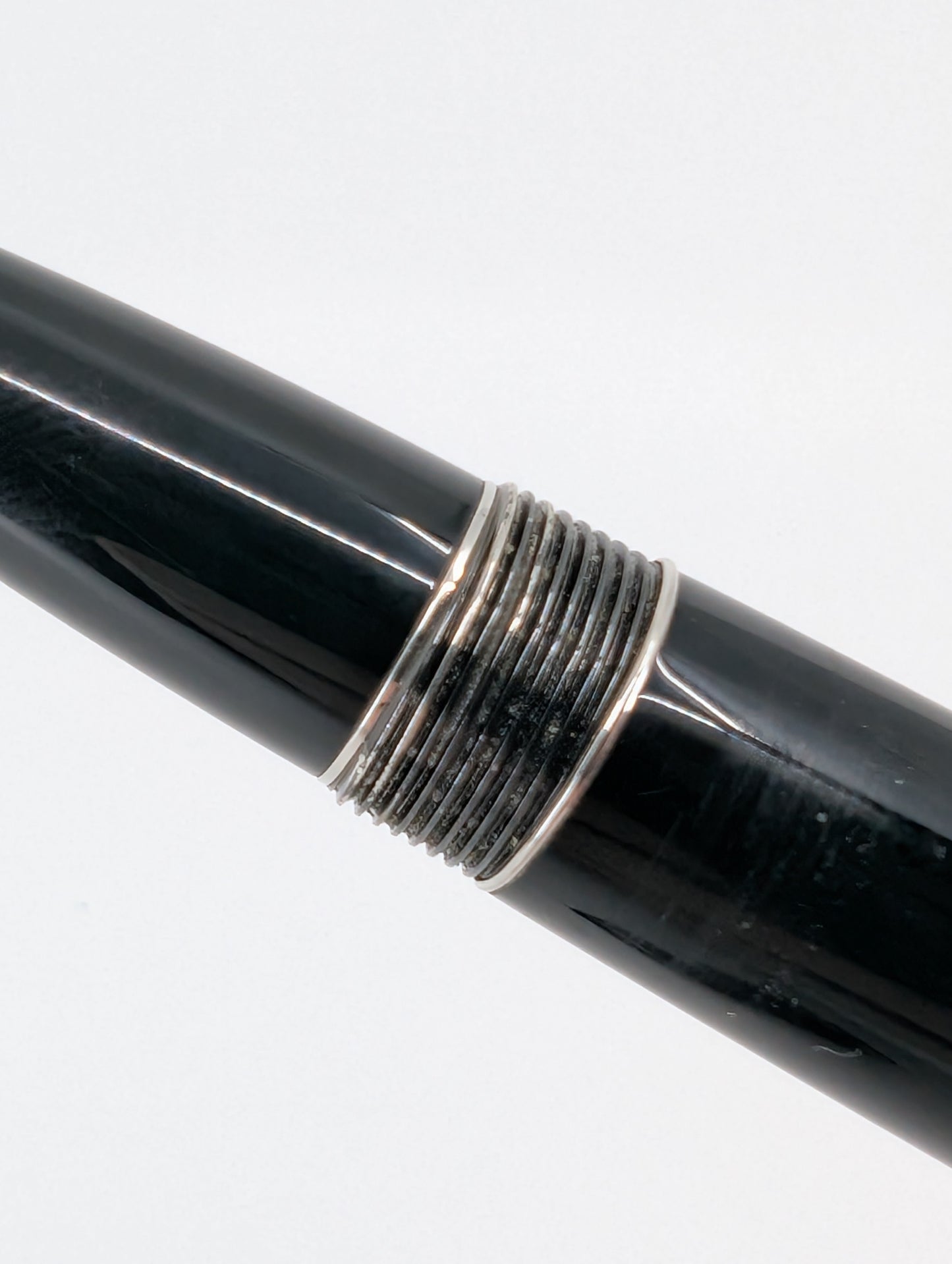 *Consignment* Montblanc Meisterstuck Platinum-Coated LeGrand Rollerball Pen