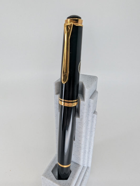 *Consignment* Pelikan Souveran Black M600 W. Germany 14k Gold Medium Nib Fountain Pen
