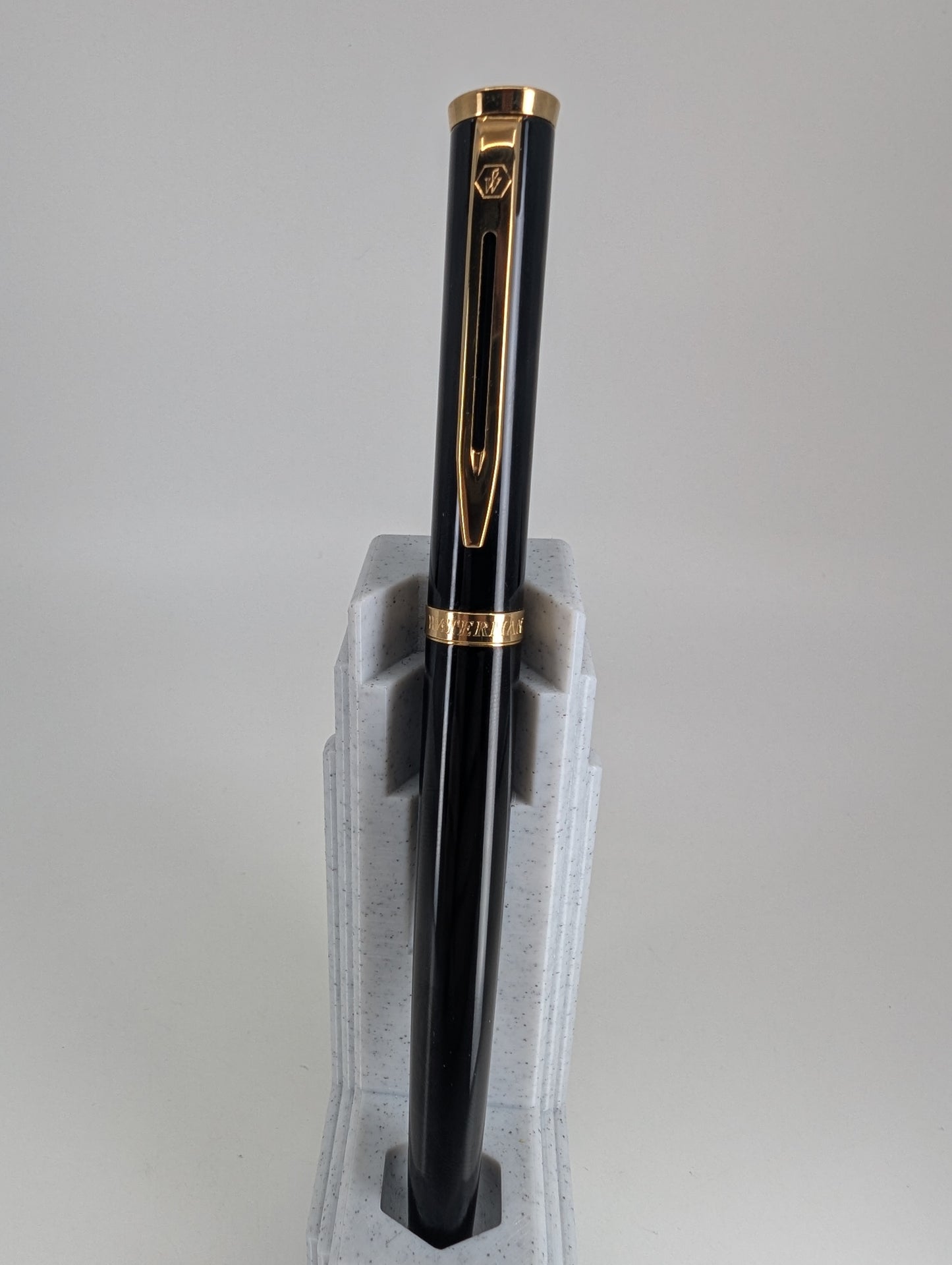 *Consignment* Waterman Preface Black Lacquer 18k Medium Nib w/ 50mL Bottle of Black Waterman Ink