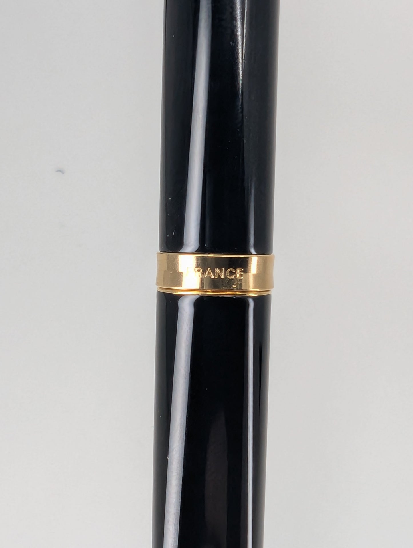 *Consignment* Waterman Preface Black Lacquer 18k Medium Nib w/ 50mL Bottle of Black Waterman Ink
