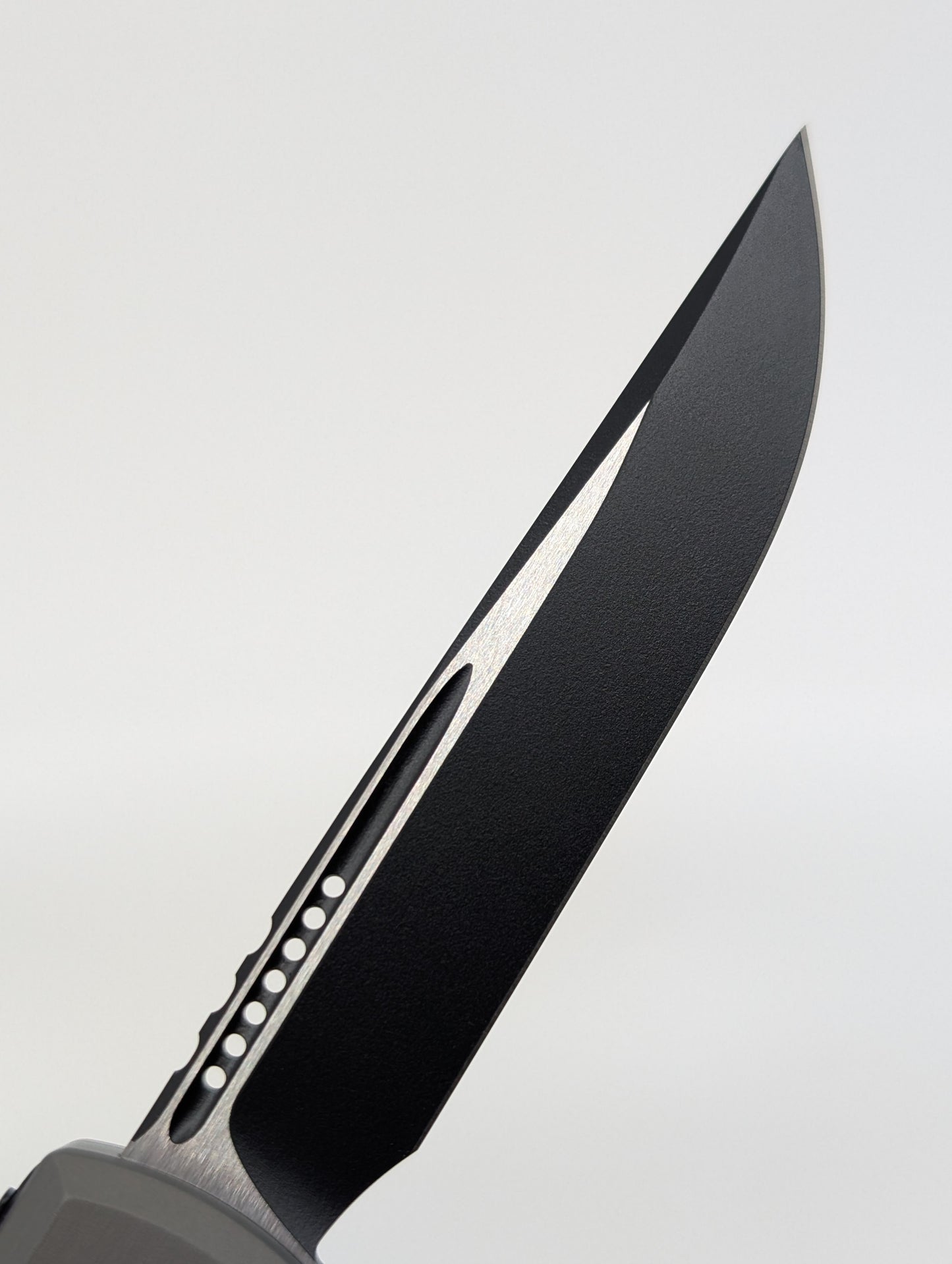 Microtech Ultratech ZBP S/E Natural Clear Black Blade Out the Front Knife