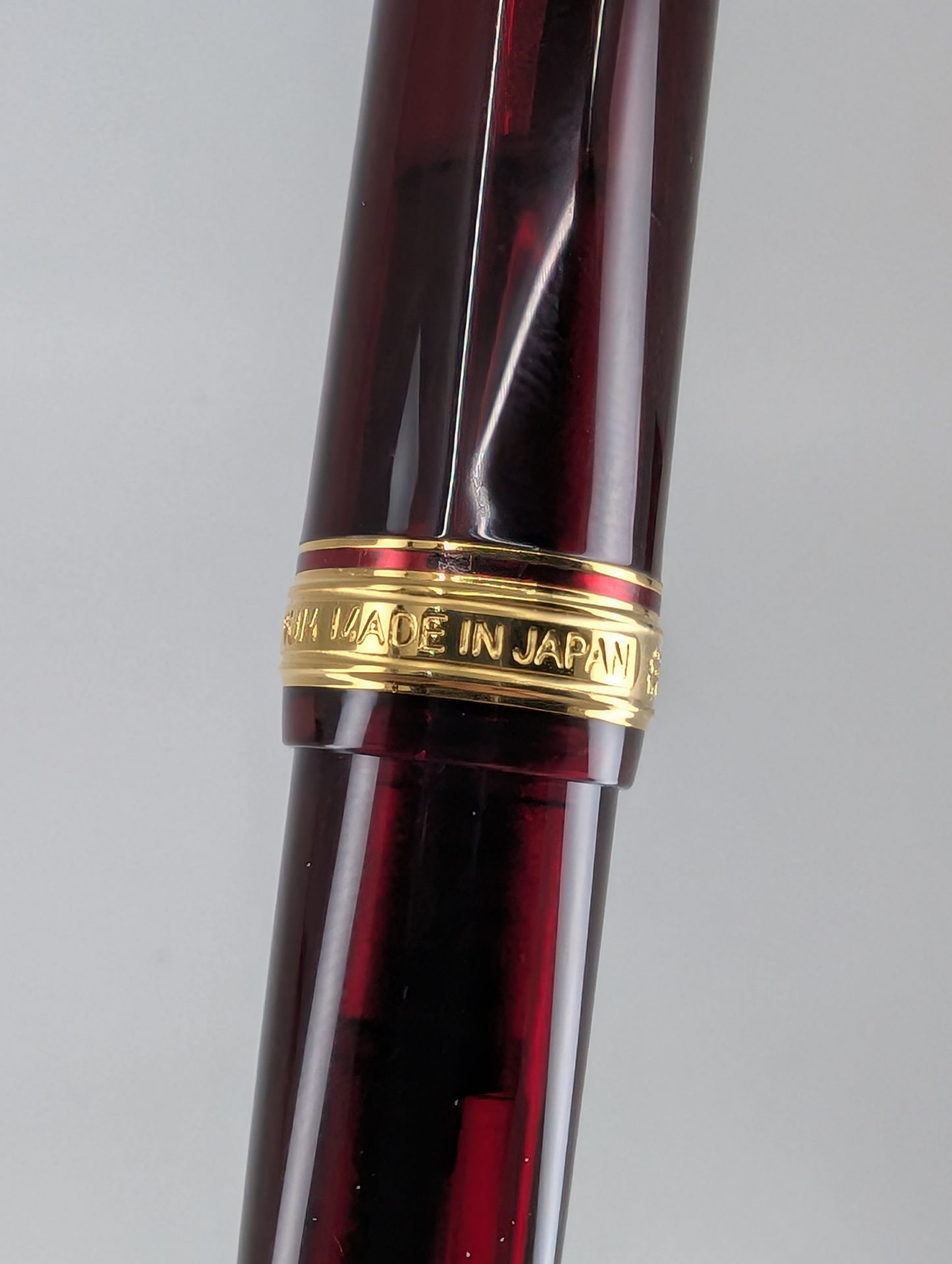*Consignment* Platinum Century Bourgogne Fountain Pen 14k Gold Medium Nib