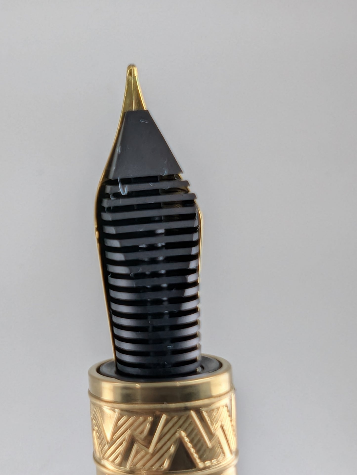 *Consignment* Visconti Mirage Mythos Apollo Fountain Pen Fine Nib