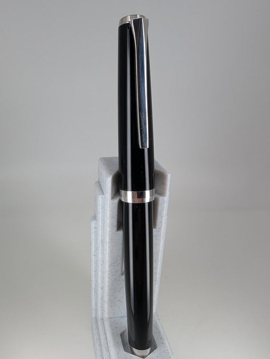 *Consignment* Pilot Falcon Black / Chrome Fountain Pen 14k Gold Extra Fine Soft Nib