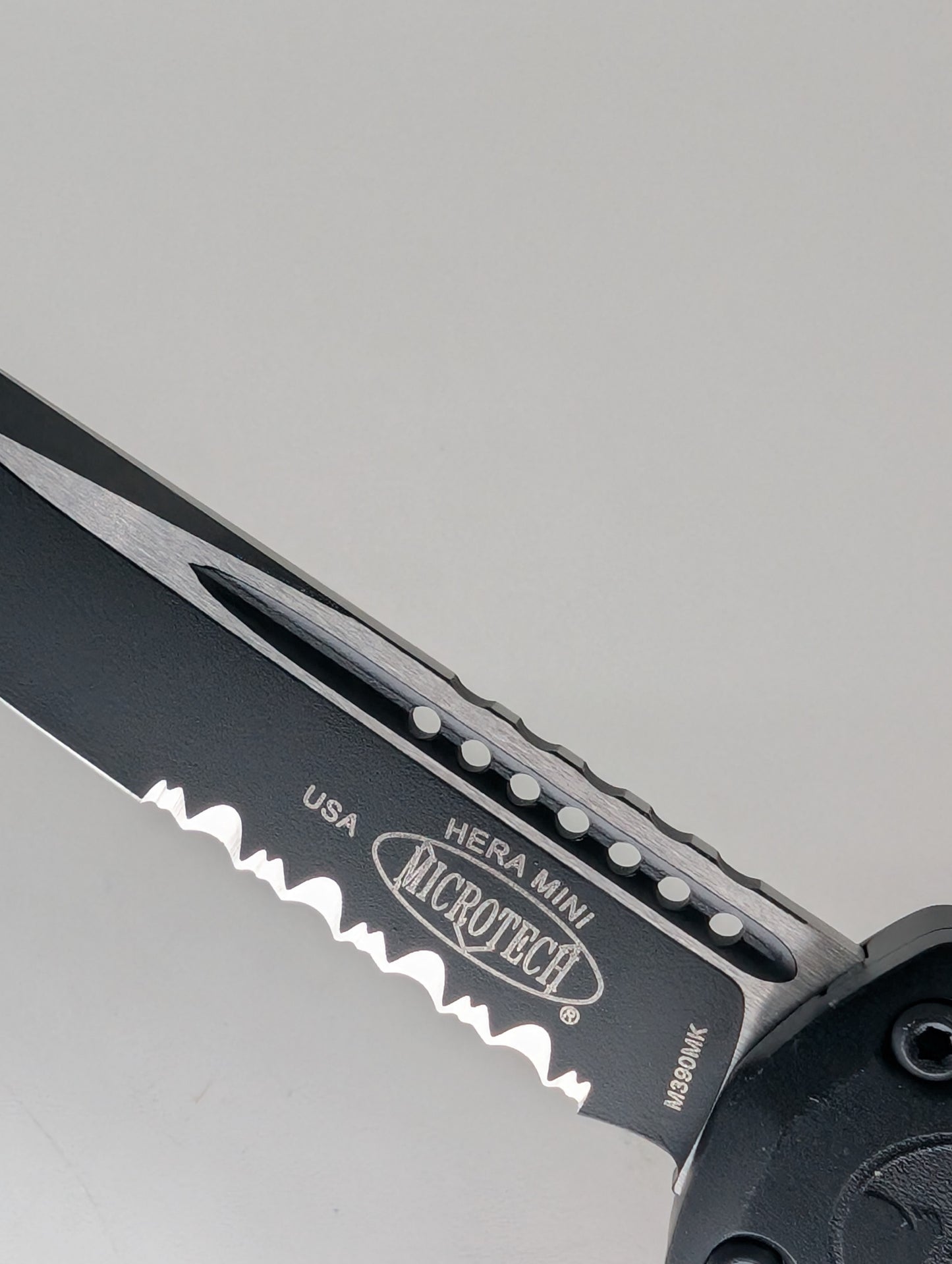 Microtech Hera II Mini S/E Tactical Partial Serrated Out the Front Knife